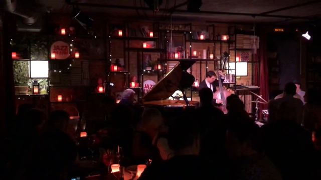 Трио Ваагна 🎹 Айрапетяна – 25.02.21 – джаз-клуб «ЭССЕ» (г. Москва). смотреть онлайн