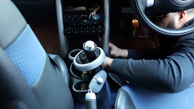 How To Fit An After Market Stereo Mini Cooper S R53 смотреть онлайн