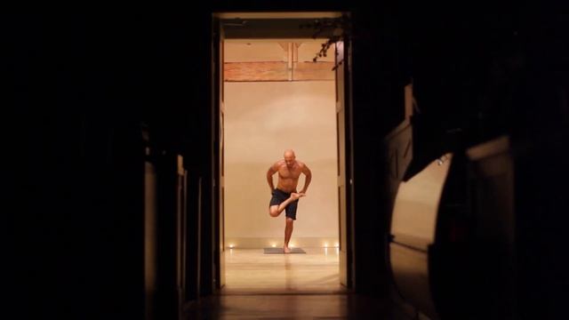 Ashtanga yoga by Luiz Veiga (Part 1) смотреть онлайн