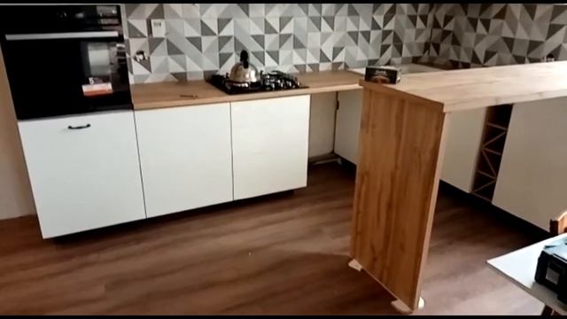 Установка кухни с фасадами ARPA пластик смотреть онлайн
