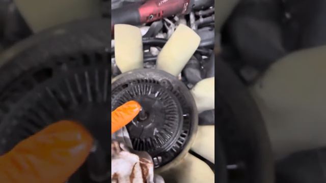 HOW TO REPLACE FAN & WATER PUMP ON MERCEDES BENZ VITO W639 смотреть онлайн