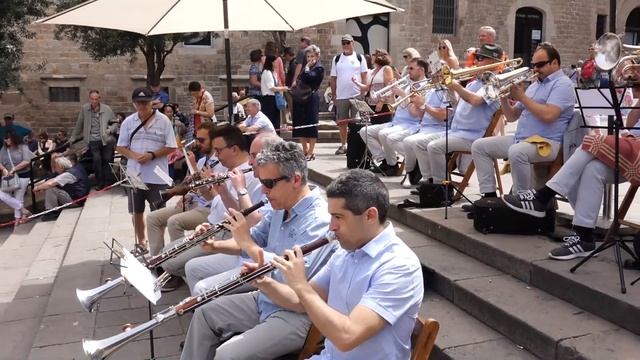 Sardana Catalan Dancing in the Cathedral Square, Barcelona смотреть онлайн