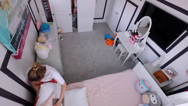 Hilarious Toddler GoPro Hide and Seek (baby POV) смотреть онлайн