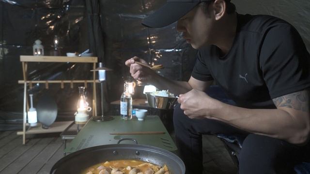 차가운 한파가 들이닥친 편백나무 숲속 나홀로 따뜻한 캠핑 . 힐링 캠핑 . 캠핑 브이로그