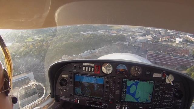 Landing in Bromma Stockholm City Airport [Cockpit view HD] смотреть онлайн