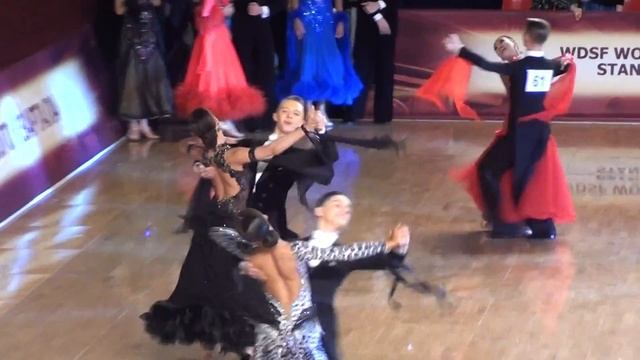 Юниоры 2 Стандарт 1/2 Венский Вальс Матроницкий Денис - Печенкина Римма смотреть онлайн