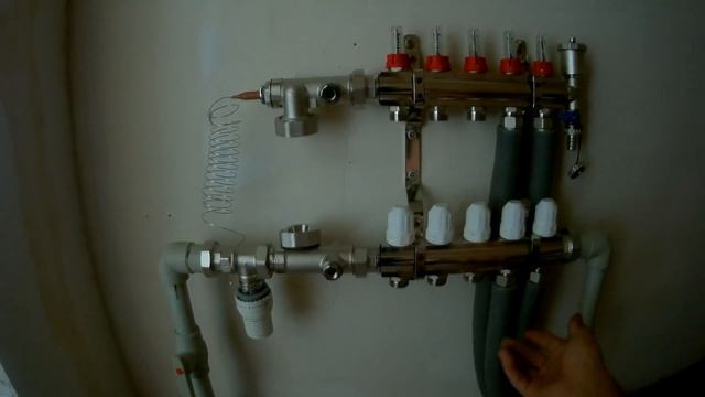 Теплый пол водяной. Раскладка трубы. Смесительный узел смотреть онлайн