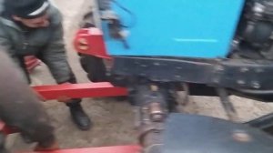 Установка отвала. трактор Мтз 82. готовимся к снегу