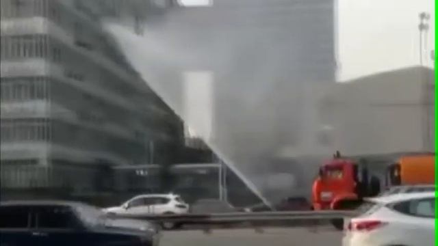 Водомет! ЖЭК перепутал дома с асфальтом! смотреть онлайн