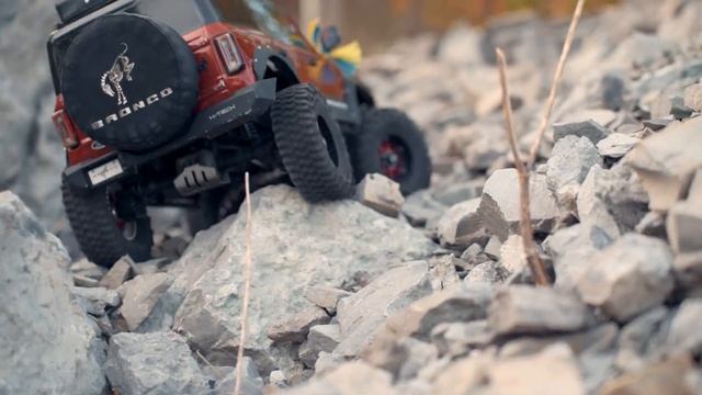 1/10 Scale TRAXXAS TRX4 Ford Bronco 2021 Hobbywing AXE R2 2800 kv Crawling Off-road смотреть онлайн