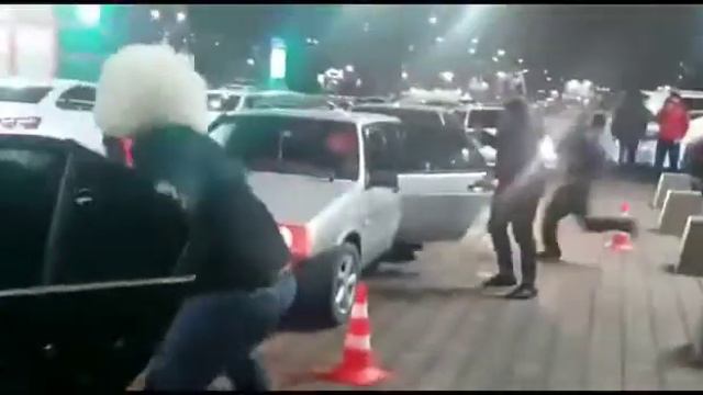 да уж...не повезло девушке смотреть онлайн