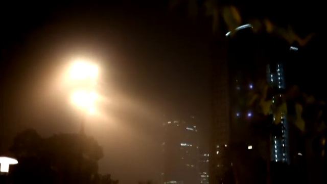 Foggy evening in park_Туманный вечер в парке_Footage_016. смотреть онлайн