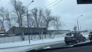 Уроки вождения для начинающих. Поворот налево на регулируемом перекрестке.