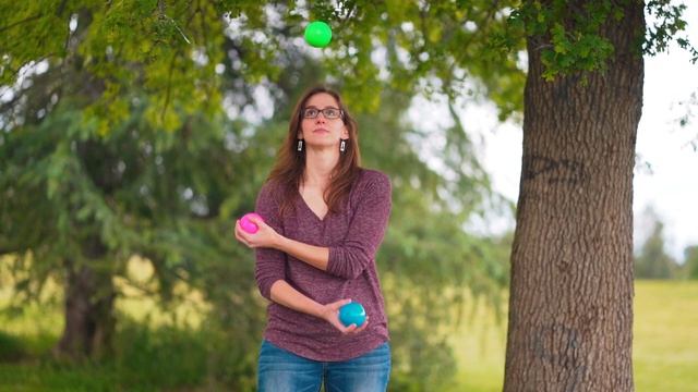 Learn to juggle 'WINDMILL' - Beginner Tutorial смотреть онлайн