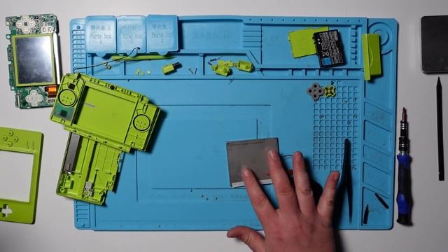 Nintendo DS Lite | FAULTY Top Screen & BROKEN Hinge | Can I FIX It? смотреть онлайн