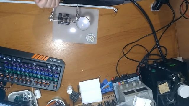 ?Ремонт светодиодной лампы Feron LB-213 с цоколем G13,понижение силы тока драйвера? смотреть онлайн