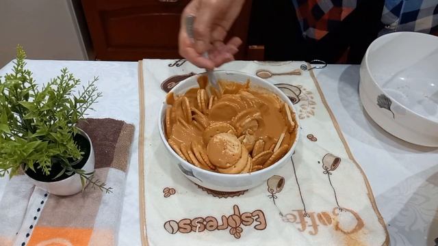 Без выпечки, собираем тортик с нежным крекером и сгущенным молоком!! смотреть онлайн