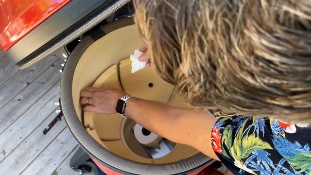 Kamado Joe Classic 3 - Unboxing, assembly & first use! How to setup your Kamado Joe in 2020 смотреть онлайн