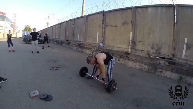 Виктор Блуд и Силачи Старой Школы - Швунг штанги 90кг одной рукой смотреть онлайн