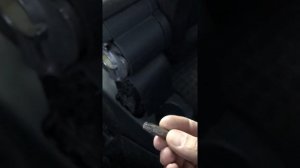 Снятие подлокотника Шкода Фабия