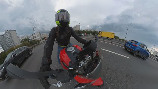 Ducati Monster 696 Moscow Traffic Riding