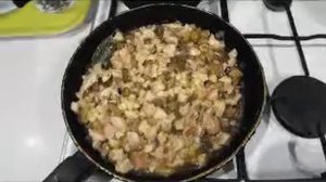 Куриное филе с грибами в молочном соусе!