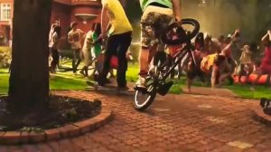 Заставка "Даёшь Молодёжь"