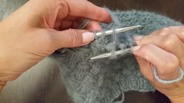 Вяжем шапку и косынку из мохера. смотреть онлайн