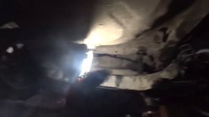 Снятие и ремонт топливного бака Hyundai Sonata 4 тагаз, удаление клапана крышки бензобака.