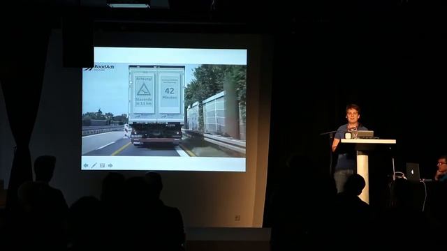 Die Zukunft der LKW-Werbung – Andreas Widmann | UX-DAY KONFERENZ 2016 смотреть онлайн