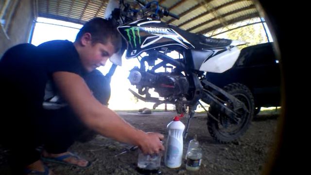 Как почистить воздушный фильтр на мотоцикле смотреть онлайн