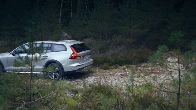 The All New 2019 Volvo V60 Cross Country