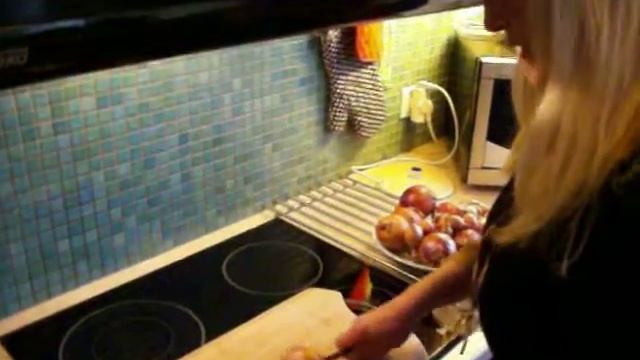 Κρεμμύδια χωρίς δάκρυα. Onions without tears. Лук без слез. смотреть онлайн