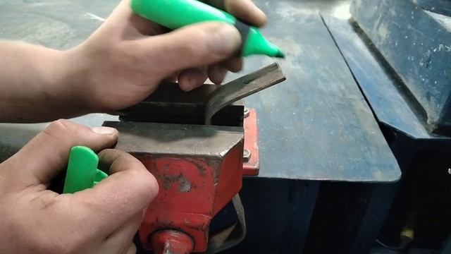 Самодельный мини-гвоздодер для мебели