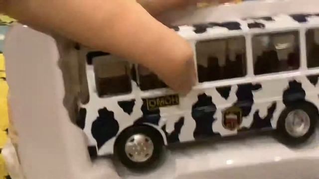 Обзор на целых 3 модели машинок ПАЗ. БЕТОНОМЕШАЛКА. ШКОДА ЕТТИ смотреть онлайн