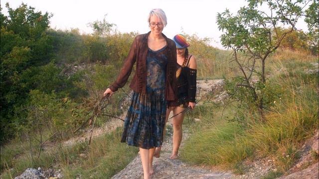 Welcome Sun Ritual a podpora HANDPOKE tetování смотреть онлайн