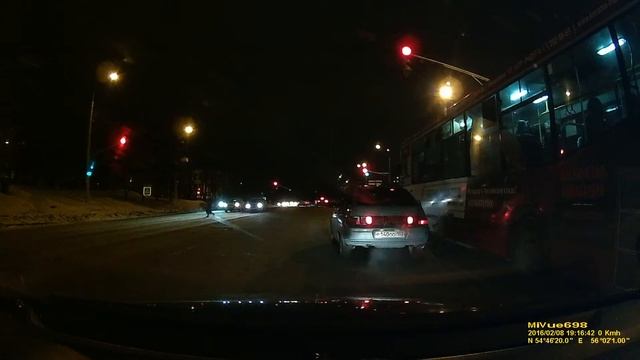 Видеорегистратор MIO MiVue™ 698 Ночь Уфа смотреть онлайн