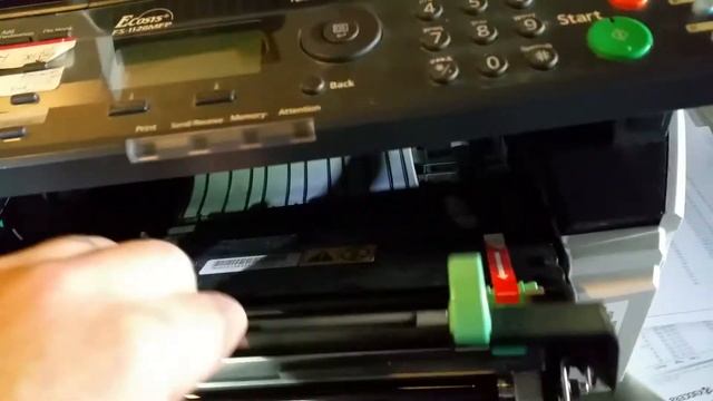 Un-jamming Your Kyocera 1135MFP смотреть онлайн