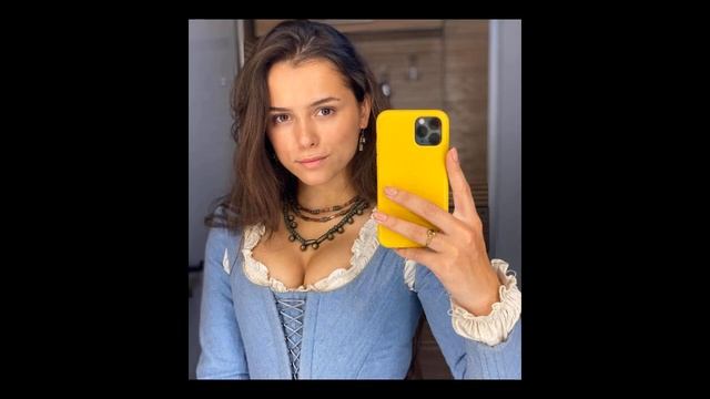 Украинско-российская актриса Мила Сивацкая отмечает 22-летие смотреть онлайн