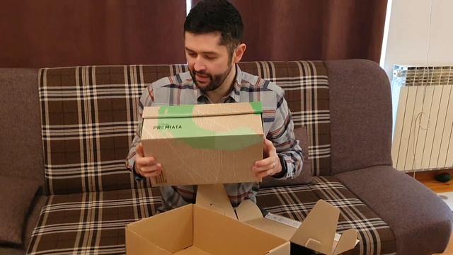 Распаковка и осмотр кроссовок Premiata Johnlow 5984. смотреть онлайн