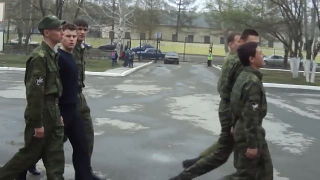 Взвод ВВ марширует) смотреть онлайн