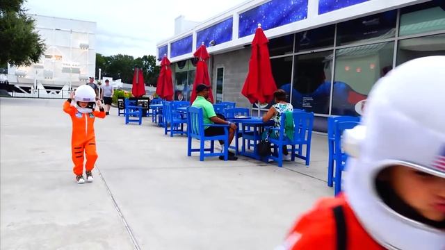 Vlad E Nikita Querem Ser Astronautas