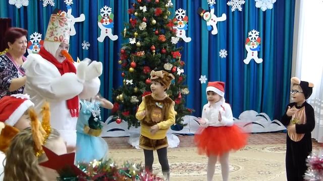 Снеговик Пришёл на Праздник к Ребятам Хоровод смотреть онлайн