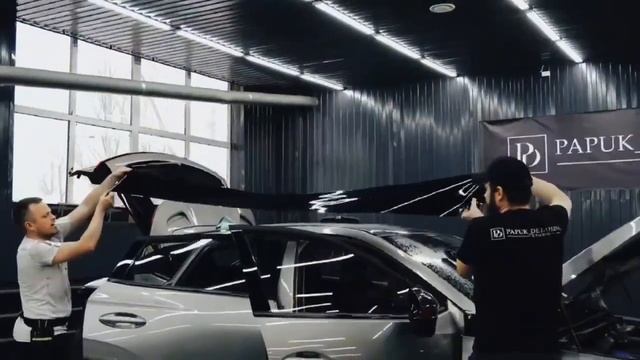 Оклейка черной крыши автомобиля OMODA. #чернаякрыша_Omoda #оклейкаавто #оклейка_Omoda #omodac5