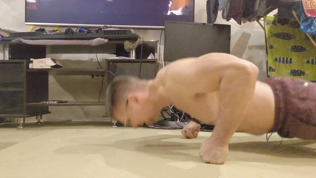 Отжимания каждый день, день 154. Отжимания на кулаках. смотреть онлайн