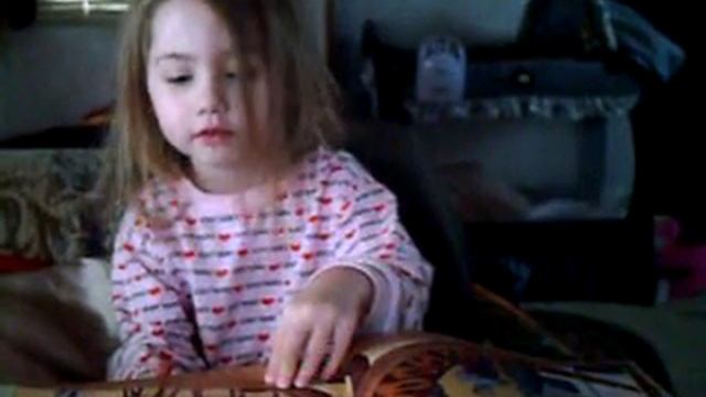 Alyssa reading How Do Dinosaurs Eat Thier Food смотреть онлайн
