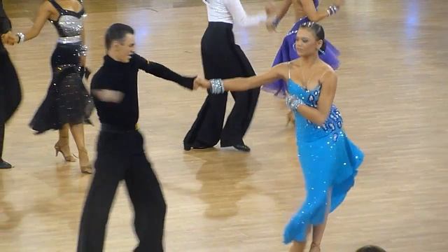 Румба.Танцуют Дмитрий Клюев и Анастасия Гулакова смотреть онлайн