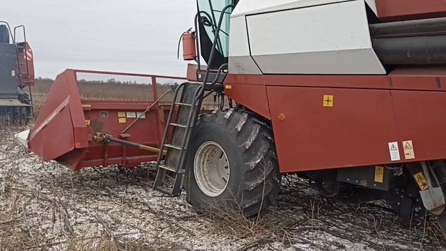 Неисправность гидросистемы комбайна. VECTOR 410. В чём причина? смотреть онлайн