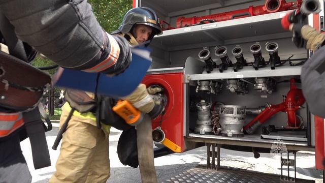 Условный пожар в хабаровском доме ветеранов потушили в ходе учебного занятия смотреть онлайн