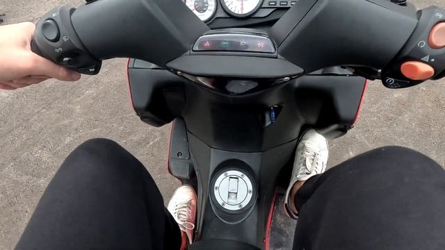 Gilera Nexus 500 Обзор скутера смотреть онлайн